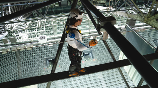 The overhead lifeline solution: maximum safety in minimal clearance